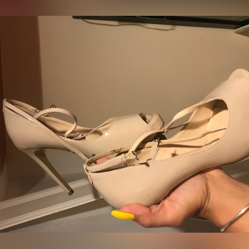 Guess nude peep tie platform sandals size 8